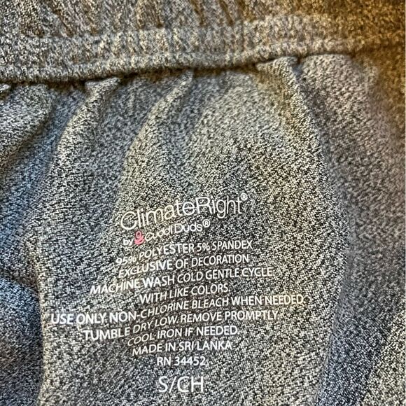 Climate Right Cuddl Duds scrub set, gray, Excellent condition, size small - Picture 6 of 8